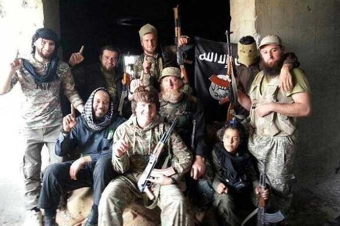 صورة: "داعش" ينشر صور جنوده الأوربيين والآسيويين