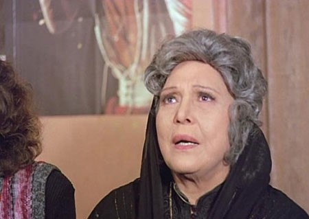 24 موقفًا سياسيًا في حياة «رقاصة» أنقذت رئيس مصر من الإعدام