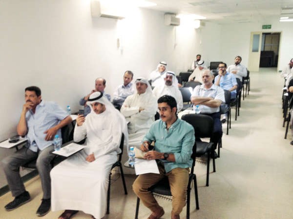 جانب من الحضور خلال ورشة العمل