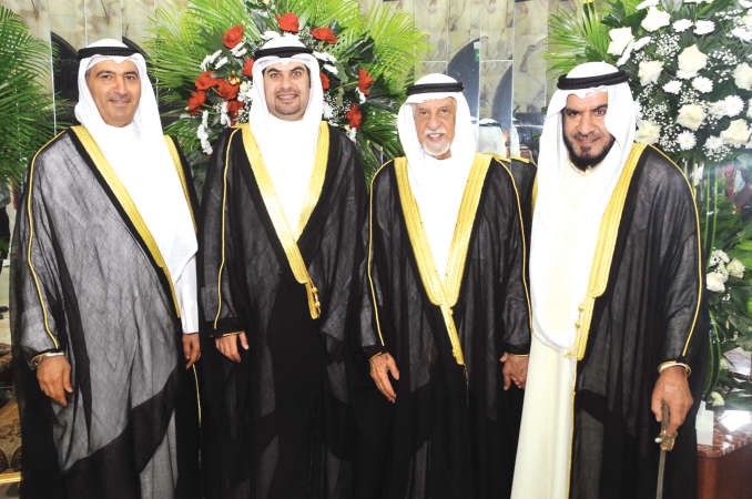 عبدالعزيز الغنام مباركا
