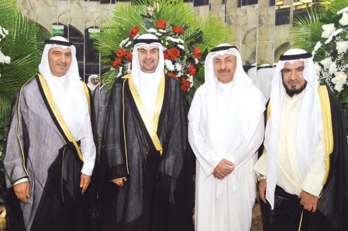 المستشار علي الضبيبي مباركا
