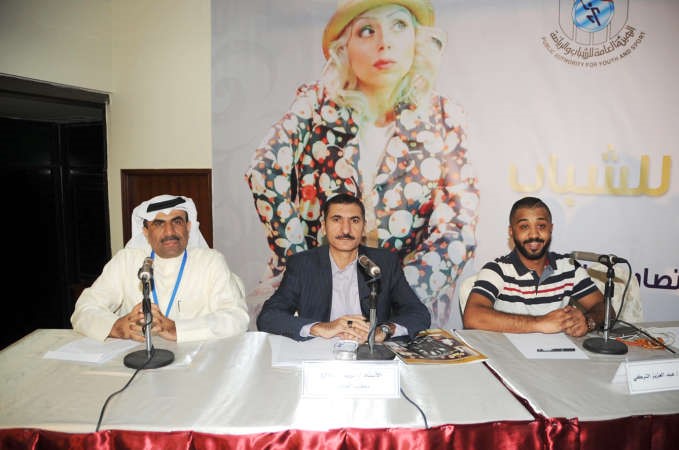 شريف صالح وعبد العزيز التركي ومفرح الشمري في الحلقة النقاشية﻿