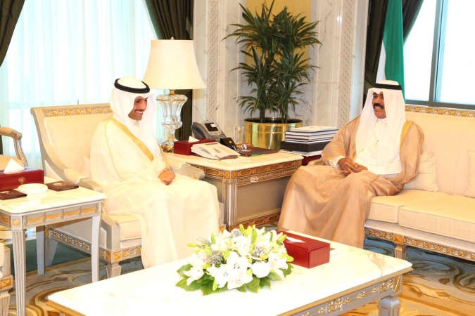 سمو ولي العهد الشيخ نواف الاحمد مستقبلا رئيس مجلس الامة مرزوق الغانم ﻿