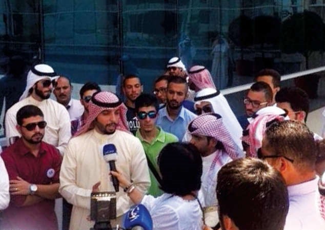 احد الطلبة متحدثا لوسائل الاعلام ﻿