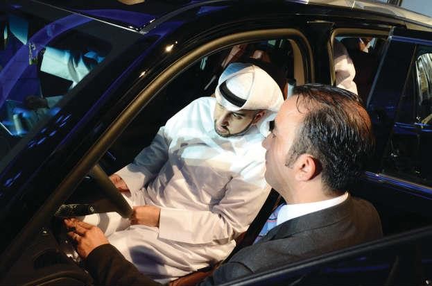 الحضور يتعرفون على اهم ميزات اسكاليد 2015 الجديدة بالكامل