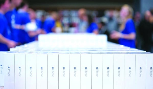 آبل: مبيعات قياسية بـ 10 ملايين «آيفون 6» خلال أول عطلة نهاية أسبوع