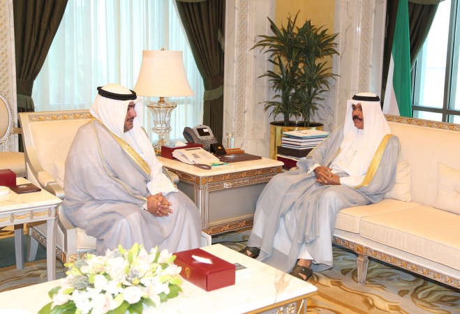 سمو ولي العهد الشيخ نواف الاحمد مستقبلا الشيخ ثامر العلي ﻿