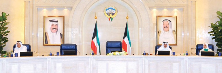 الشيخ محمد الخالد مترئسا اجتماع مجلس الوزراء بحضور دعبدالمحسن المدعج وهند الصبيح ﻿