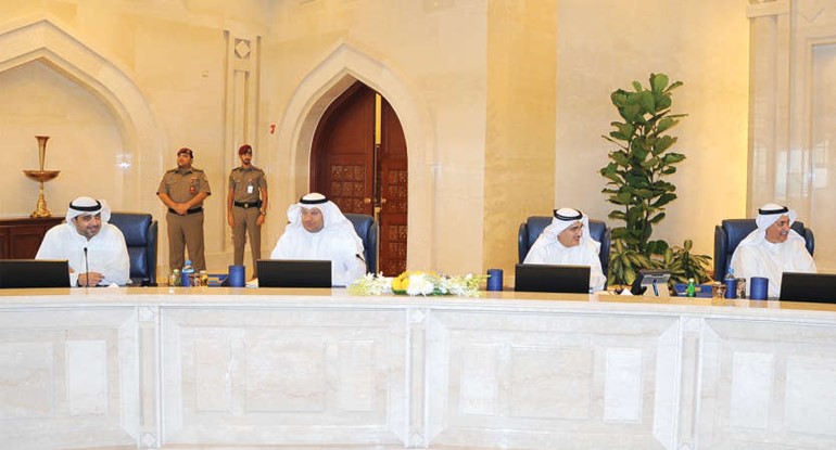 الشيخ محمد العبدالله ودعلي العبيدي ومعبدالعزيز الابراهيم خلال الاجتماع ﻿