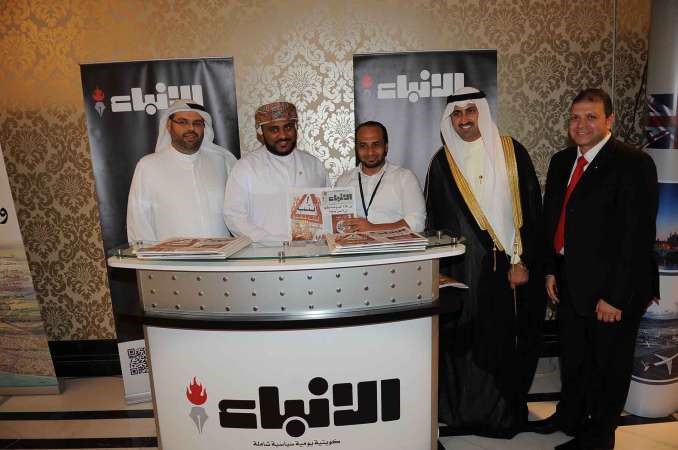 الشيخ نمر الصباح واحمد الصفار وايهاب زكري في جناح الانباء بالمعرض