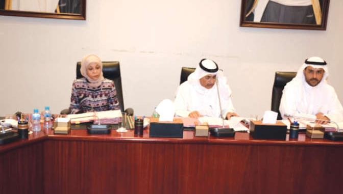 دعبدالمحسن المدعج ومريم الوتيد ودخالد الرشيد خلال الاجتماع 