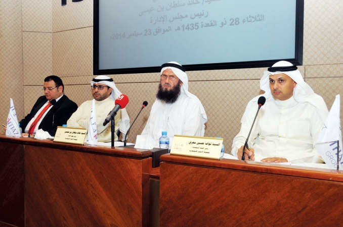 خالد السلطان متحدثا خلال المؤتمر الصحافي لـ الامتياز للاستثمار محمد هاشم 