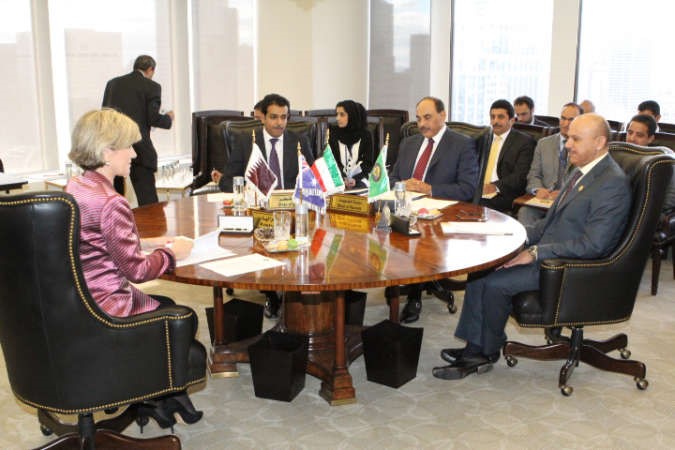 الشيخ صباح الخالد خلال ترؤسه الاجتماع الوزاري لترويكا دول مجلس التعاون لدول الخليج العربية مع وزيرة خارجية استراليا جولي بيشوب ﻿