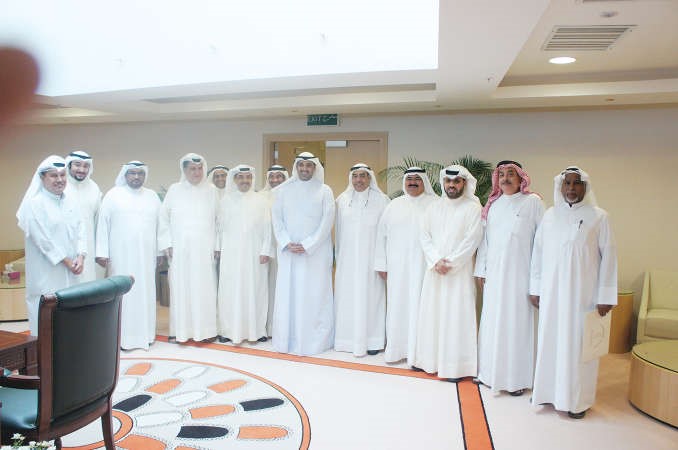 الشيخ محمد العبدالله وفوزي المجدلي وعدد من قياديي وموظفي برنامج اعادة الهيكلة﻿