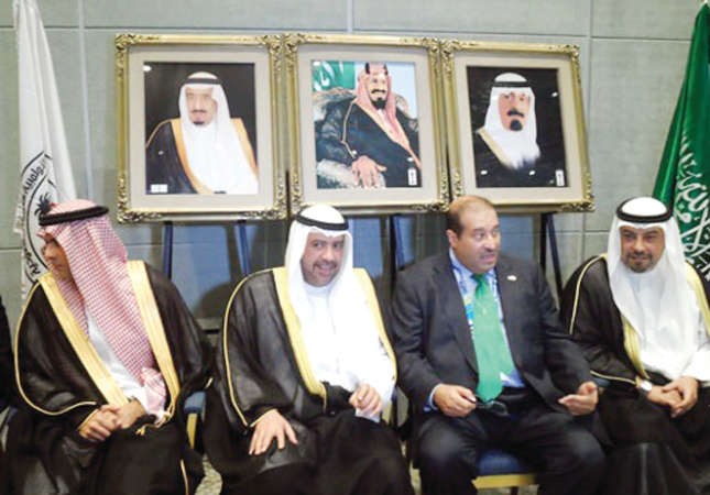 الشيخ احمد الفهد شارك الوفد السعودي فرحته في اليوم الوطني﻿