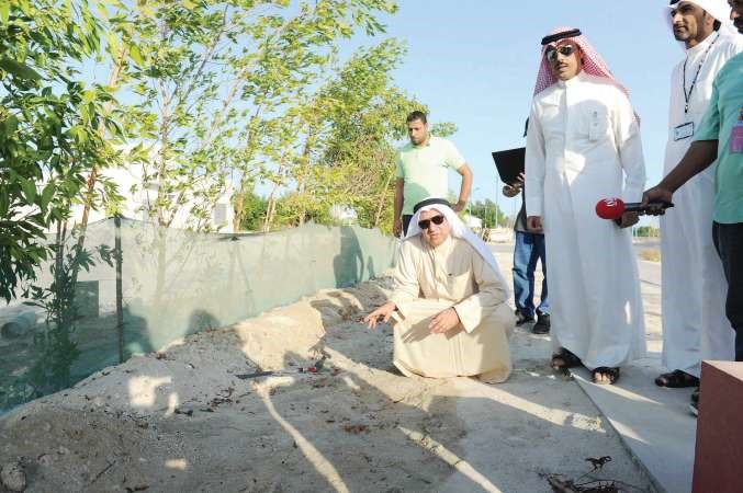 ممحمد بوشهري خلال جولته في شاليهات الخيران﻿