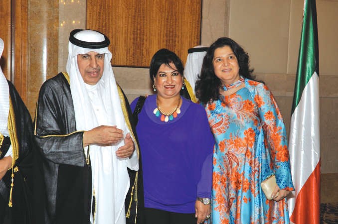  نظيرة العوضي ونجلاء النقي تهنئان ﻿