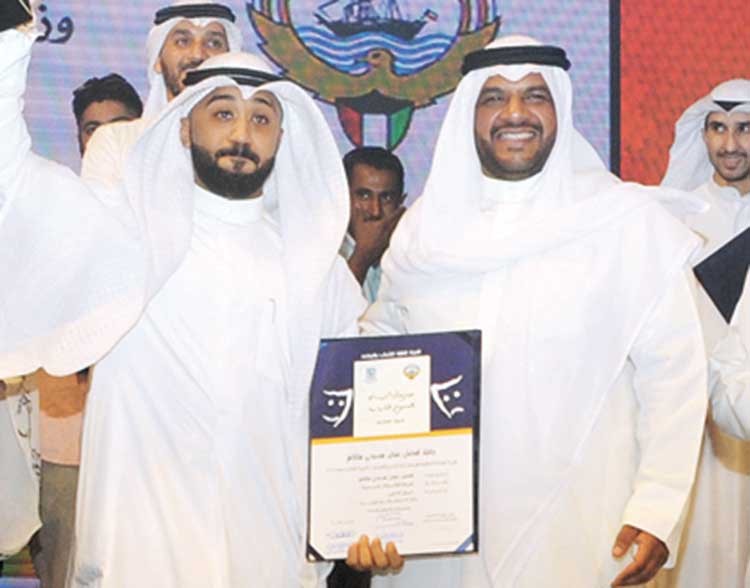 افضل عرض متناغم مسرحية الرمق الاخير