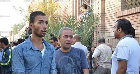 بالفيديو والصور.. حشد فني وشعبي مهيب في وداع خالد صالح