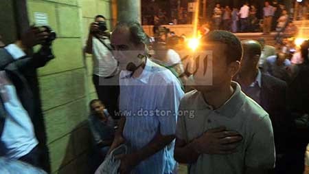بالفيديو والصور.. حشد فني وشعبي مهيب في وداع خالد صالح