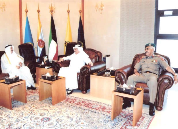 الشيخ خالد الجراح مستقبلا الفريق م احمد الرجيب ﻿