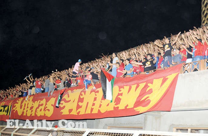 التراس الاهلي يهدد بالاقتحام