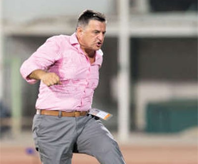 بونياك وقد بدا في حالة غضب