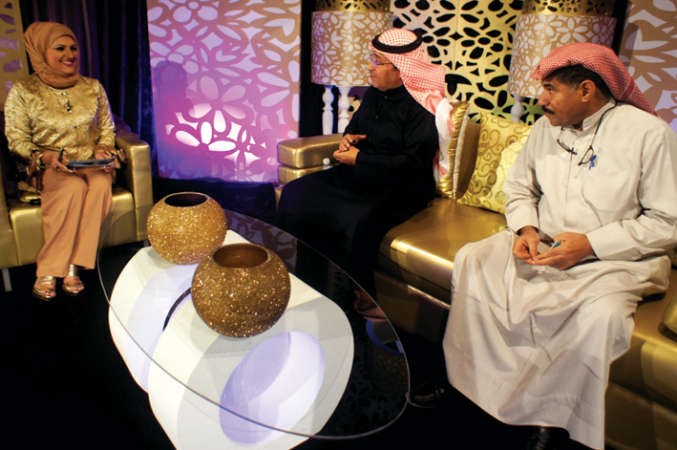 سمير القلاف ومحمد العجيمي والاعلامية معصومة عبدالكريم في البرنامج﻿