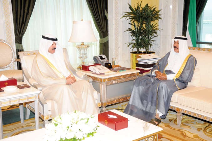 سمو ولي العهد الشيخ نواف الاحمد مستقبلا الشيخ محمد الخالد﻿