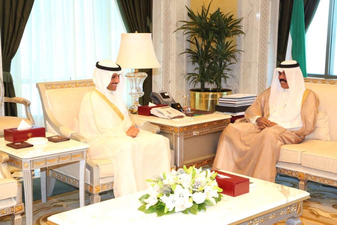 سمو ولي العهد الشيخ نواف الاحمد مستقبلا رئيس مجلس الامة مرزوق الغانم﻿