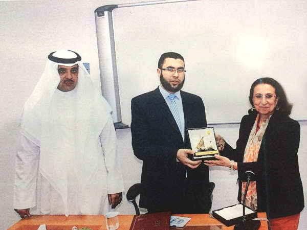 دنجاة المطوع ود فايز الظفيري يكرمان داحمد فخري