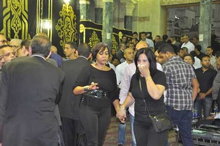 بالصور.. شاهد نجمات مصر بدون مكياج في عزاء خالد صالح... وفيفي عبده الأكثر تأثراً