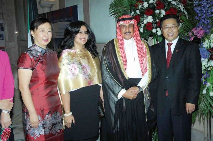  الشيخ دابراهيم الدعيج يقدم التهاني للسفير الصيني				هاني عبدالله ﻿