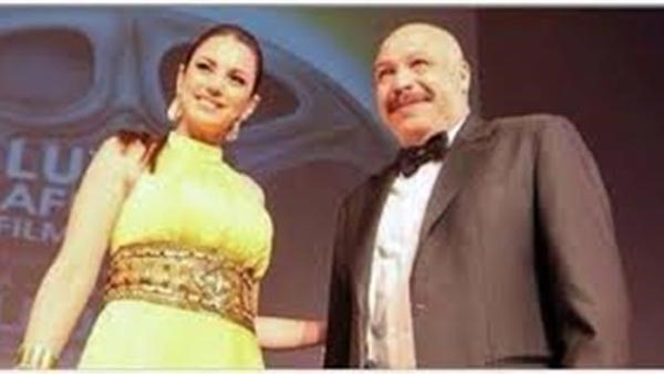 بالفيديو.. درة تستعيد ذكرياتها مع خالد صالح بمشهد مبكٍ