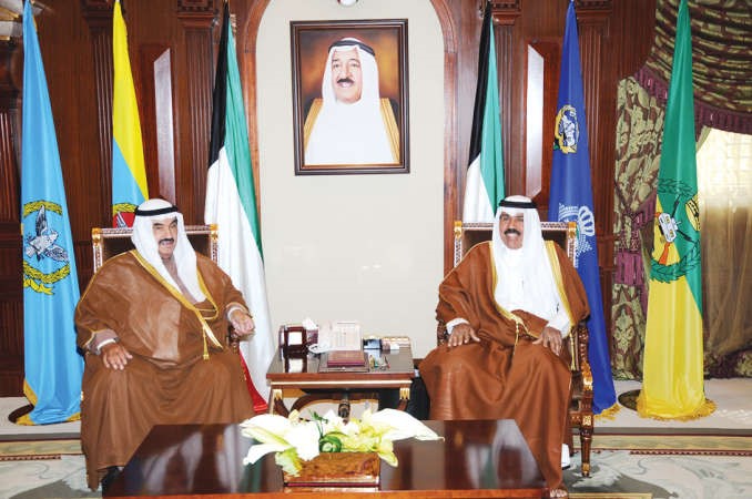 سمو ولي العهد الشيخ نواف الاحمد مستقبلا سمو الشيخ ناصر المحمد﻿