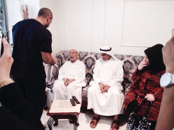 احدى الزيارات الصحية لكبار السن في منازلهم