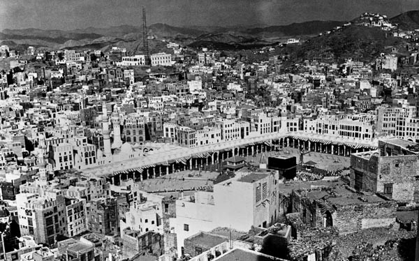 بالصور.. مكة المكرمة والكعبة المشرفة من 1880 الى 2014