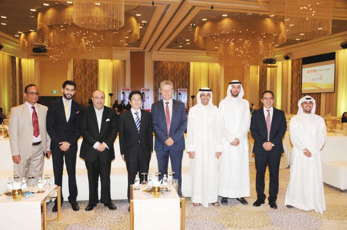 طارق الغنام وعادل الغنام يتوسطان السفير الياباني وجون ميشيل سيليس وفراس حمارنة ووفيبين كومار هاندا