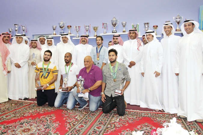 الشيخ تركي اليوسف مع المكرمين