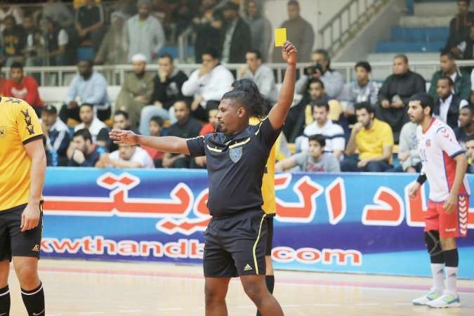 الانذار الاصفر يتم اشهاره بوجه لجنة المسابقات﻿