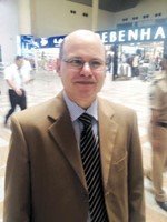 ابراهيم محمود﻿