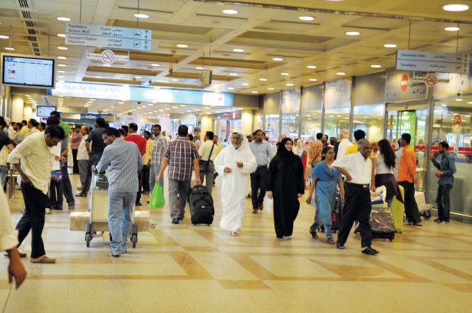 ازدحام في ممر الدخول ﻿