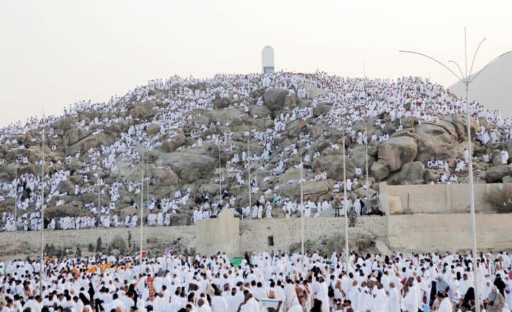 مليون ونصف مليون حاج على عرفة ويرجمون الجمرة الكبرى
