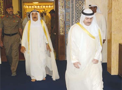 صاحب السمو الامير لدى وصوله الى المسجد الكبير لاداء الصلاة 
