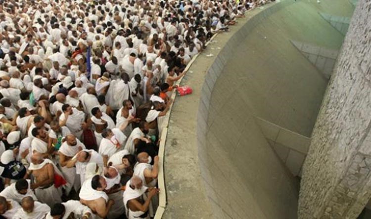 بالفيديو.. زغلول النجار يوضح الحكمة من رمي إبليس بالجمرات في الحج 