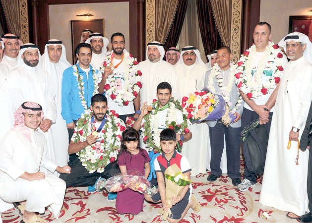 الشيخ طلال الفهد بمعية ابطال الكراتيه﻿