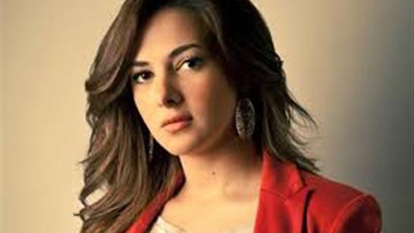 النيابة تأمر باستعجال التحريات حول سرقة الفنانة دنيا سمير غانم