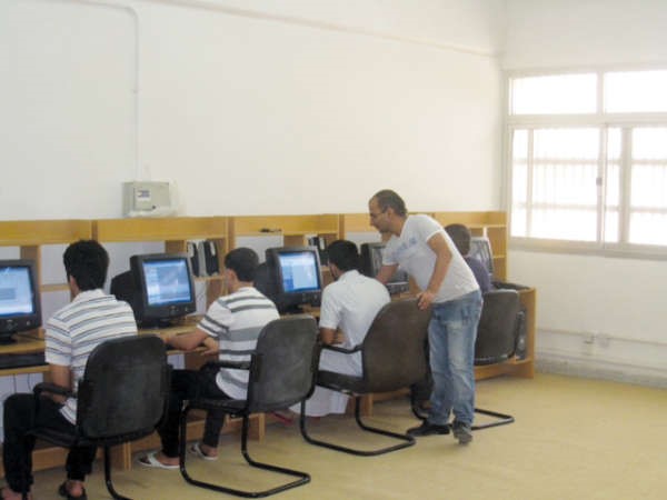 تدريب الاحداث على استخدام الكمبيوتر ﻿