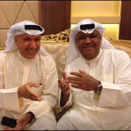 رئيس روتانا سالم الهندي مع بوشعيل قبل دخولة للمسرح