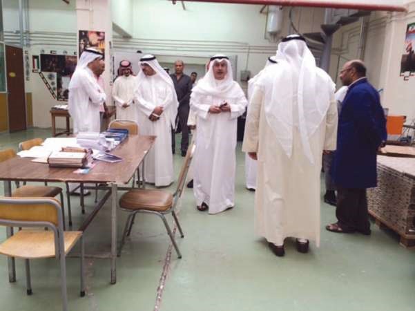 جانب من زيارة عبدالمحسن المطيري الى مطبعة الاحداث التابعة لدار الرعاية﻿